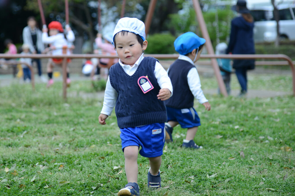 友達と関わる子どもたち